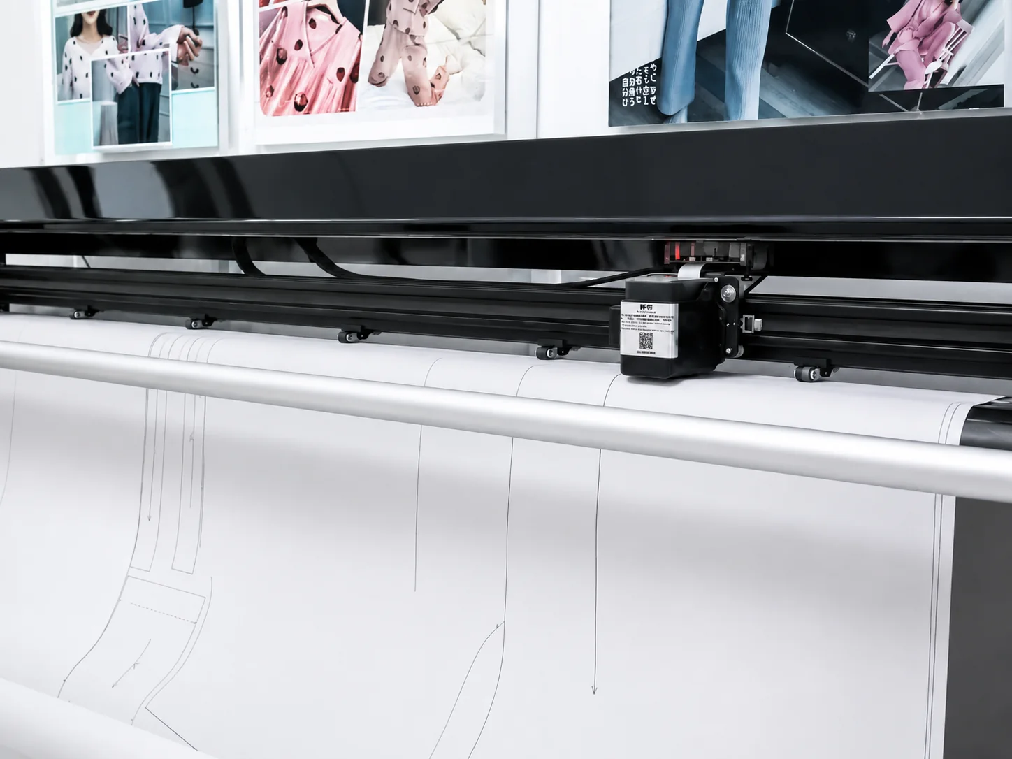 Pattern plotting equipment
